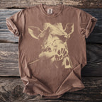 Brown t-shirt with a beige graphic of a giraffe's face and the "COMFORT COLORS" label.